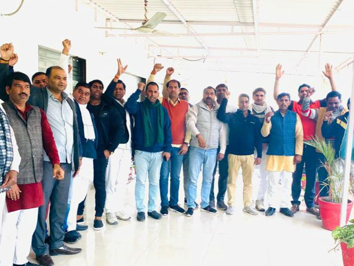 BKU से इस्तीफा देने वाले किसान।