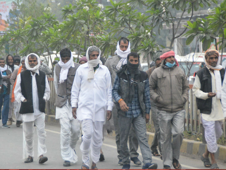 मौसम खराब होने के बावजूद ग्रामीण क्षेत्रों से सम्मेलन में पहुंचे किसान