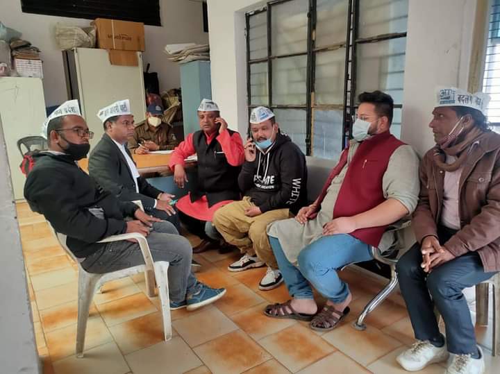 गोरखपुर थाने में हिरासत के दौरान आप नेता