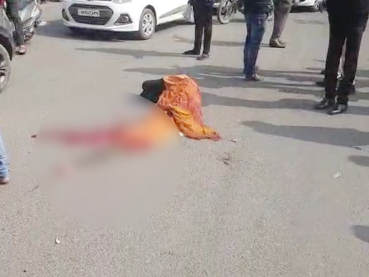 डंपर सिर के ऊपर से गुजर जाने से सिद्धार्थ की मौत हो गई।