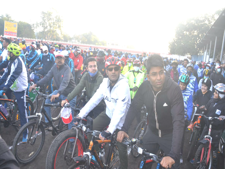 इसमें खेल विभाग के संचालक पवन कुमार जैन ने भी भाग लिया।