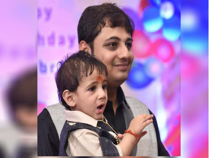 मृतक शिवम खांगट, यह कार में पीछे की सीट पर बैठा था