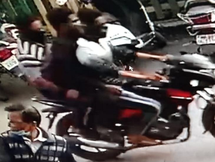 सीसीटीवी कैमरे में कैद हो गए थे लूट के आरोपी।
