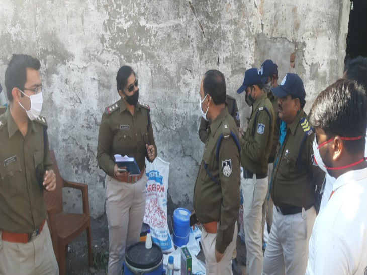 मंगलवार को भी नकली फैक्टरी में जांच जारी रही
