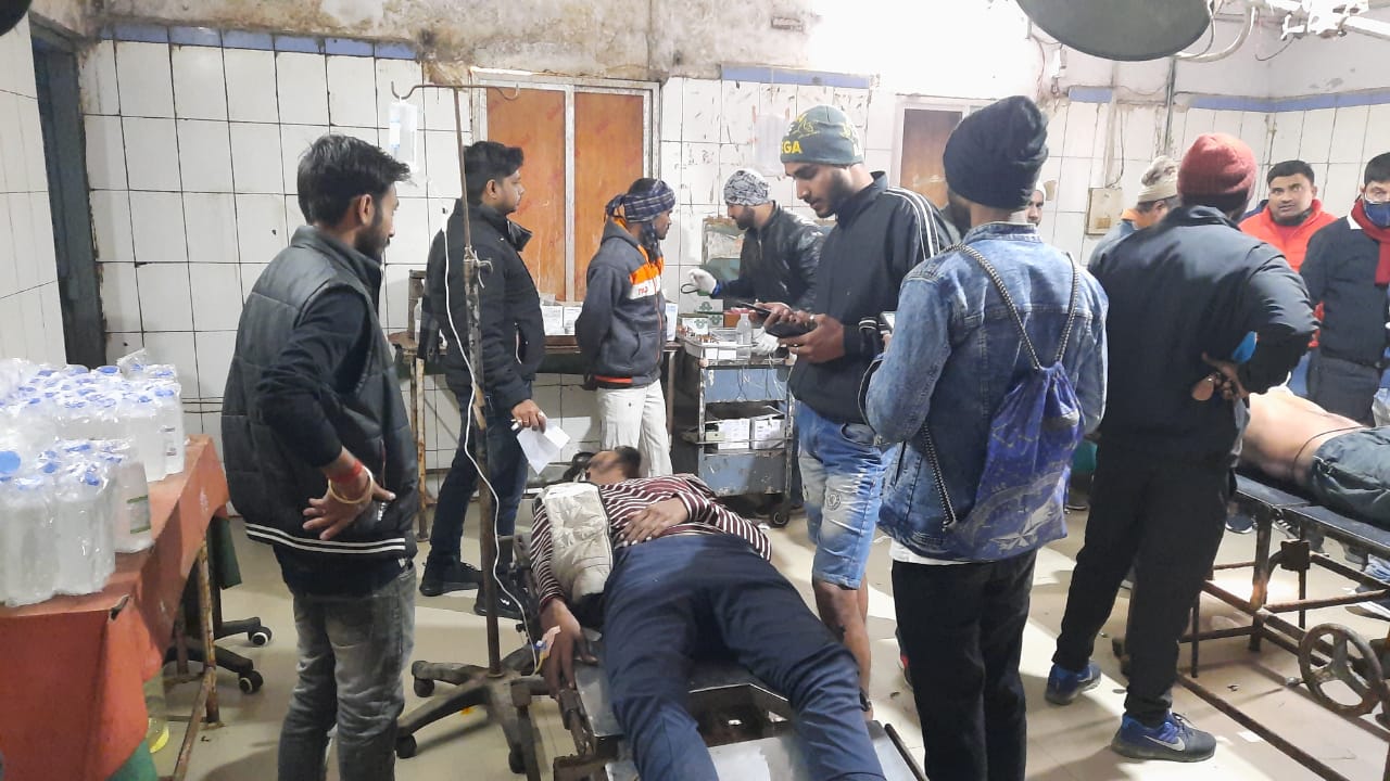 इलाजरत अहम यादव।