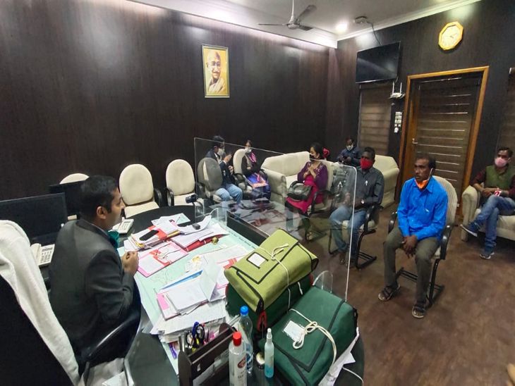 डीआईजी ने कहा कि जल्द ही गीता को लेकर एक टीम उन क्षेत्रों में जाएगी।