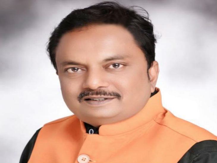 कमलेश अग्रवाल, पूर्व एमआईसी सदस्य।