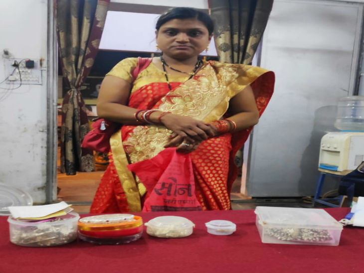 महिला दीपा राज का बैग छूटा था ऑटो में