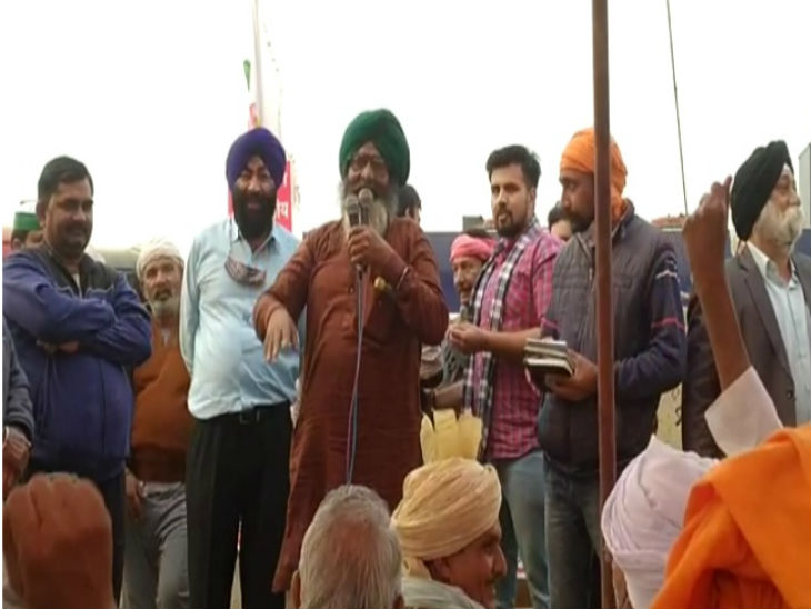 किसान आंदोलन के दौरान किसानों को संबोधित करते किसान नेता सुरेन्द्र सिंह