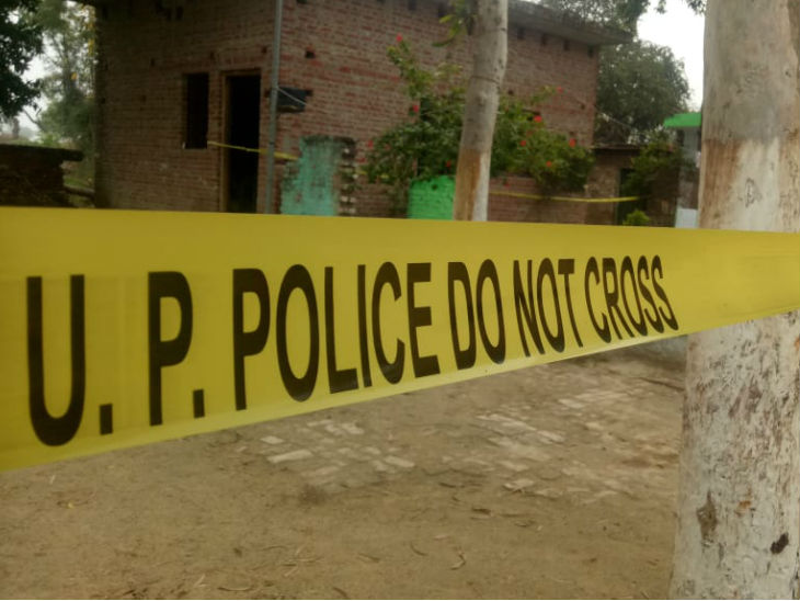 Police cordoned off the crime scene at the scene.