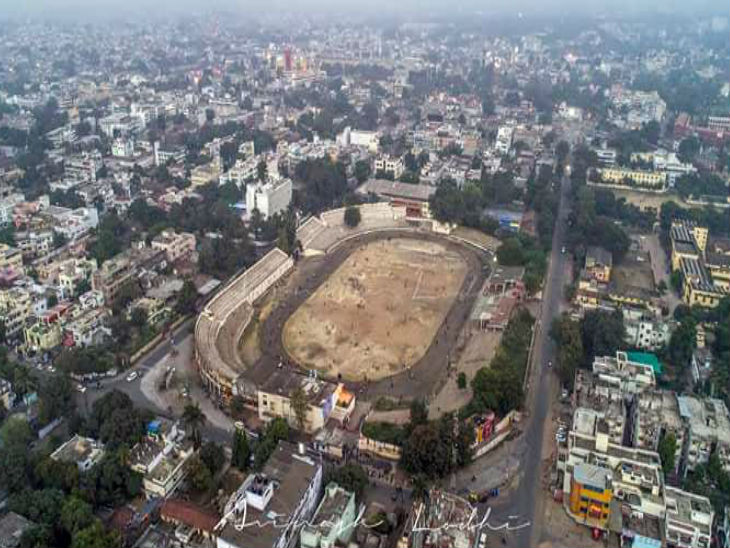 शहर का सेंटर प्वाइंट है राइट टाउन स्टेडियम