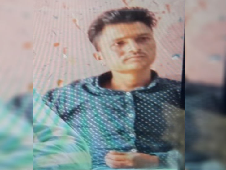 हादसे में मौके पर पिंटू की मौत हो गई थी, यह ट्रैक्टर में चालक के पास की सीट पर बैठा था