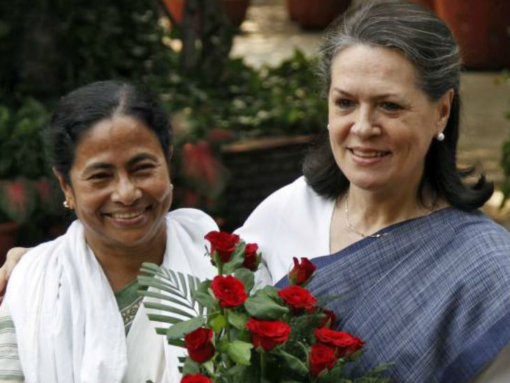 2009 के लोकसभा चुनाव में ममता ने कांग्रेस के साथ गठबंधन किया था। वो सरकार में भी शामिल हुईं लेकिन 2011 में अलग हो गईं। - फाइल फोटो