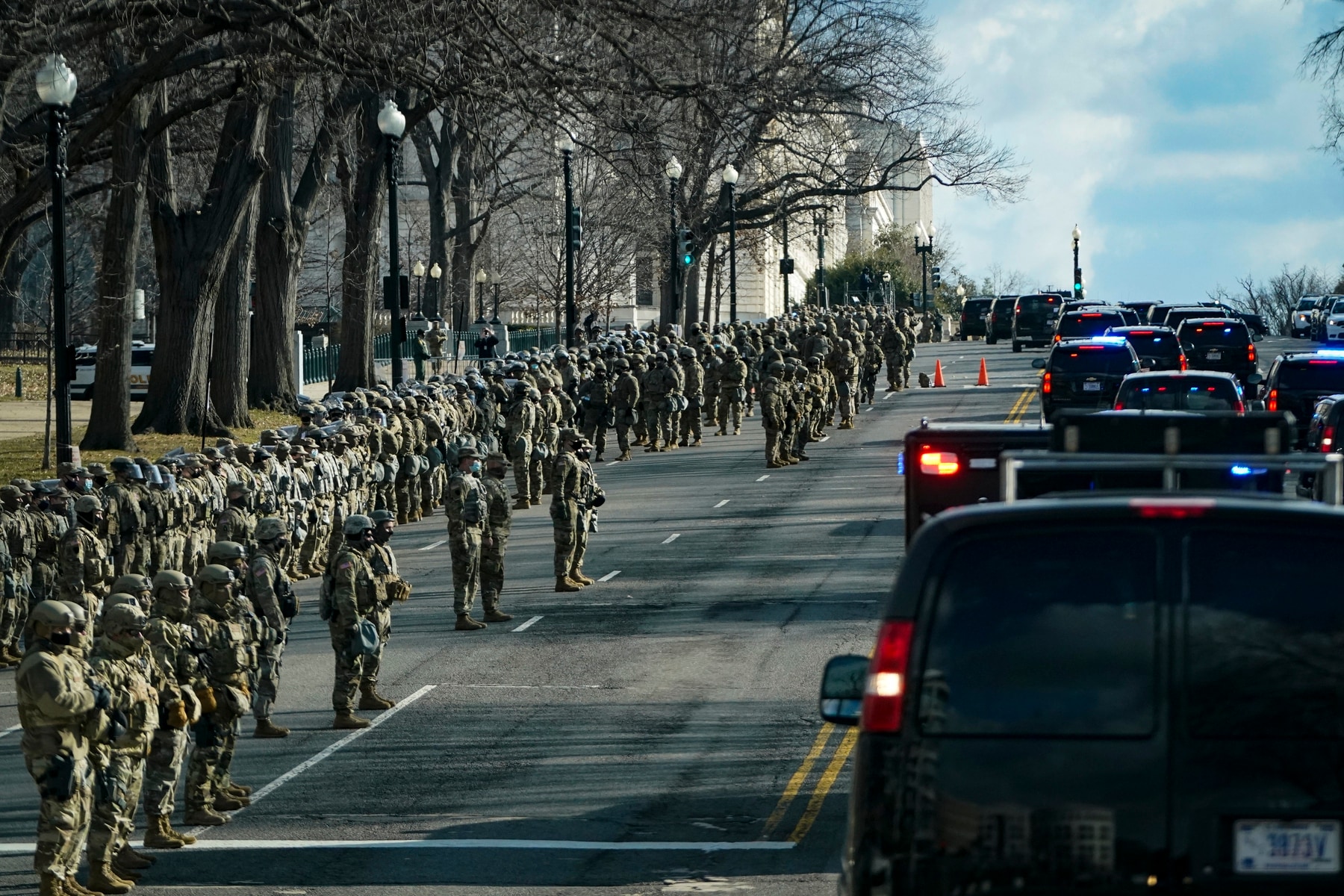 बाइडेन के शपथ समारोह के पहले 20 हजार सैनिकों की तैनाती की गई थी।
