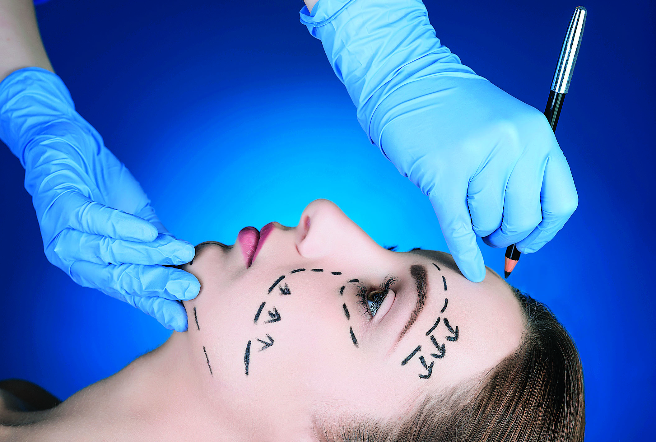 Эстетическая хирургия лица. Косметолог на черном фоне. Пластическая хирургия картинки. Эстетические операции на лице. Эстетическая хирургия.