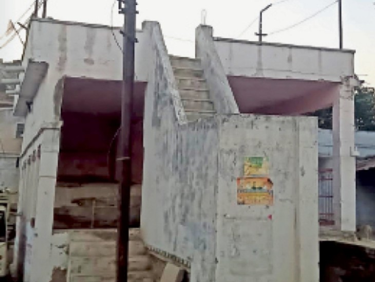 बंबोरी में बना कबूतरखाना। कबूतरों की जरुरतों का ध्यान रखने के लिए कबूतरखाना समिति भी बनी है।