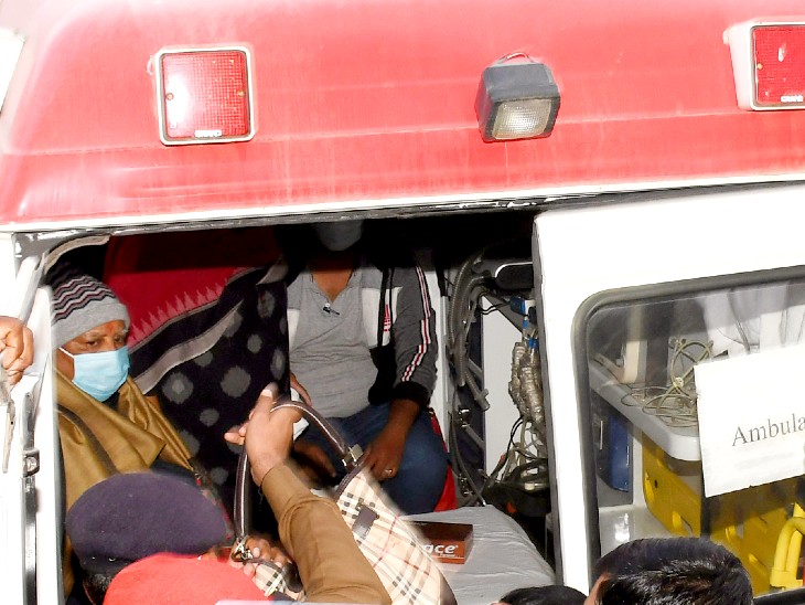 दिल्ली शिफ्टिंग के दौरान लालू प्रसाद यादव।