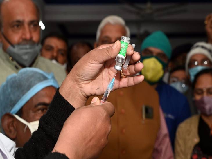 कोवीशील्ड के एक वायल में 10 डोज होती है। जिले में वेस्टेज का आंकड़ा पांच प्रतिशत है।