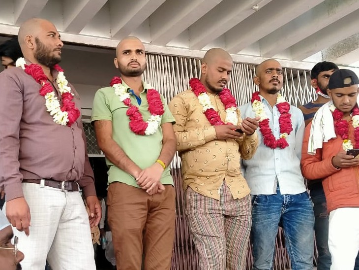 मेडिकल कॉलेज से सम्बद्ध शहर के तीन बड़े अस्पतालों के ठेका श्रमिकों का आंदोलन 15 वें दिन भी जारी रहा