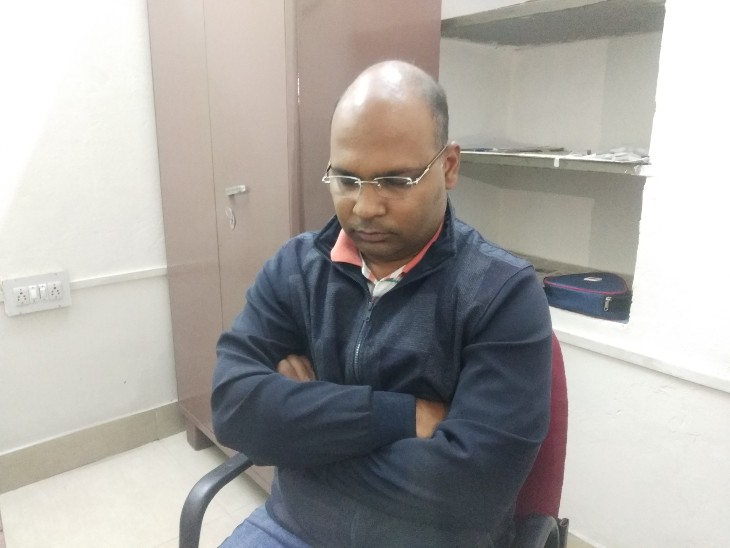 एसडीएम के सूचना सहायक एकांत 1 लाख की रिश्वत लेते रंगे हाथों गिरफ्तार किया