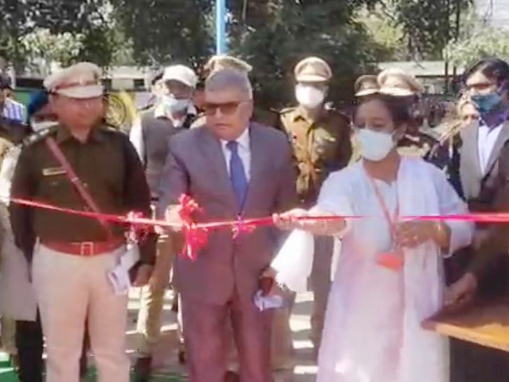 Jail Department DG Arvind Kumar cut petrol pump lace.