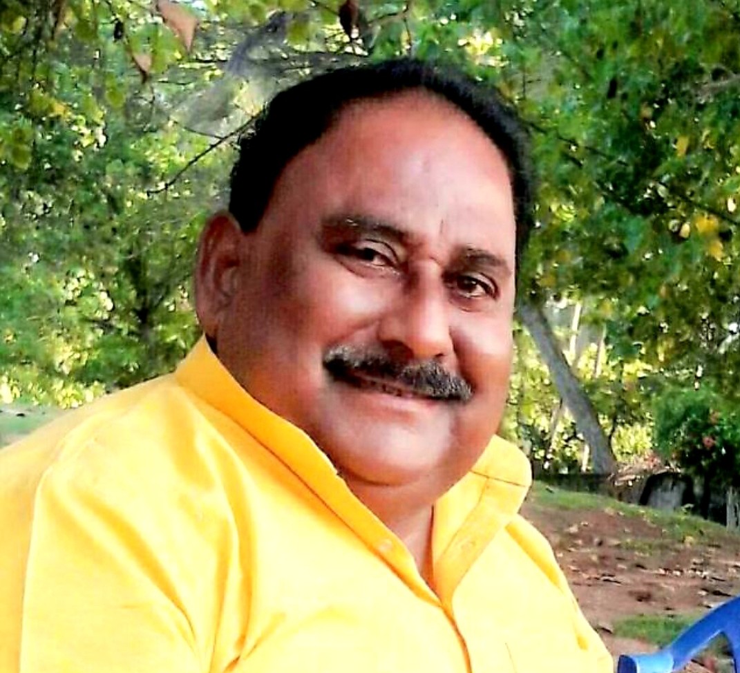 नारायण प्रसाद।