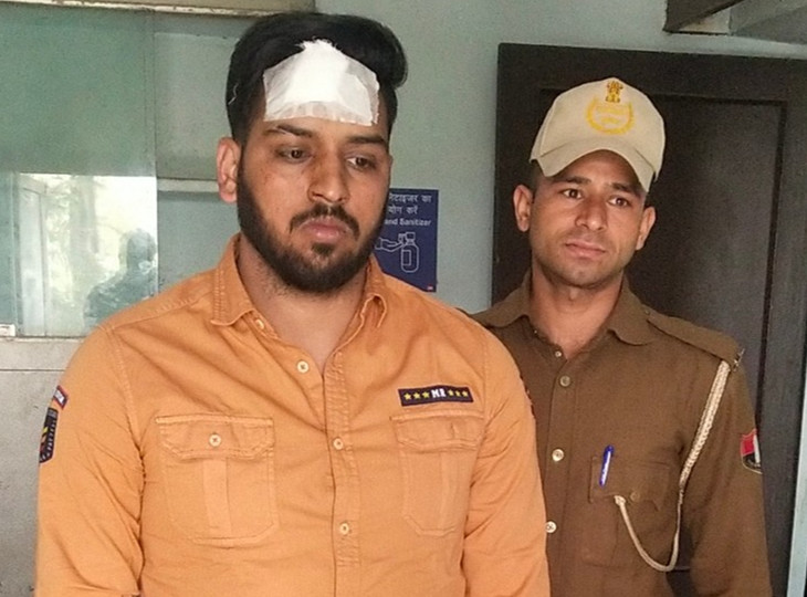 विधायकपुरी थाना पुलिस की गिरफ्त में आए रोमिक ने कहा कि लाइसेंस नहीं होने से वह घबरा गया था। इसलिए बचने के लिए गाड़ी दौड़ाता रहा।
