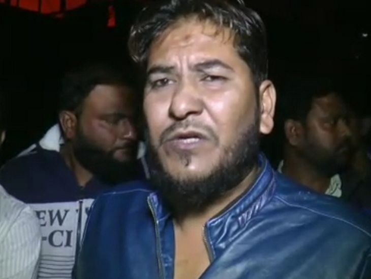 रात में अनीष मौके पर पहुंचे तो दुकान धू-धूकर जल रही थी।