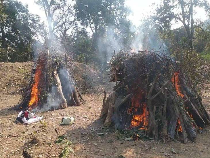 बुधवार को एक ही परिवार के चार लोगों का अंतिम संस्कार किया गया