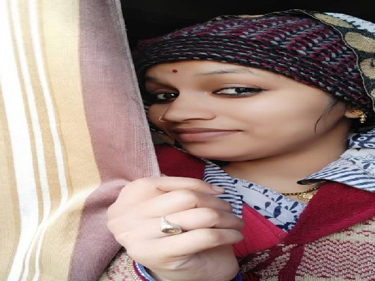 कुछ दिन पहले पिंकी गुप्ता की दादी का देहांत हो गया था, वह अपने बच्चे और ससुर के साथ दादी के गंगाजली कार्यक्रम में जा रही थी। (फाइल फोटो- पिंकी गुप्ता)