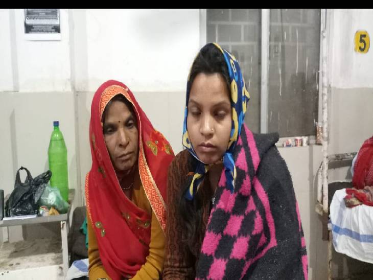 एएनएम की परीक्षा देने जा रही अर्चना जायसवाल के सामने ही उसके मकान मालिक की डूबकर दर्दनाक मौत हो गई।
