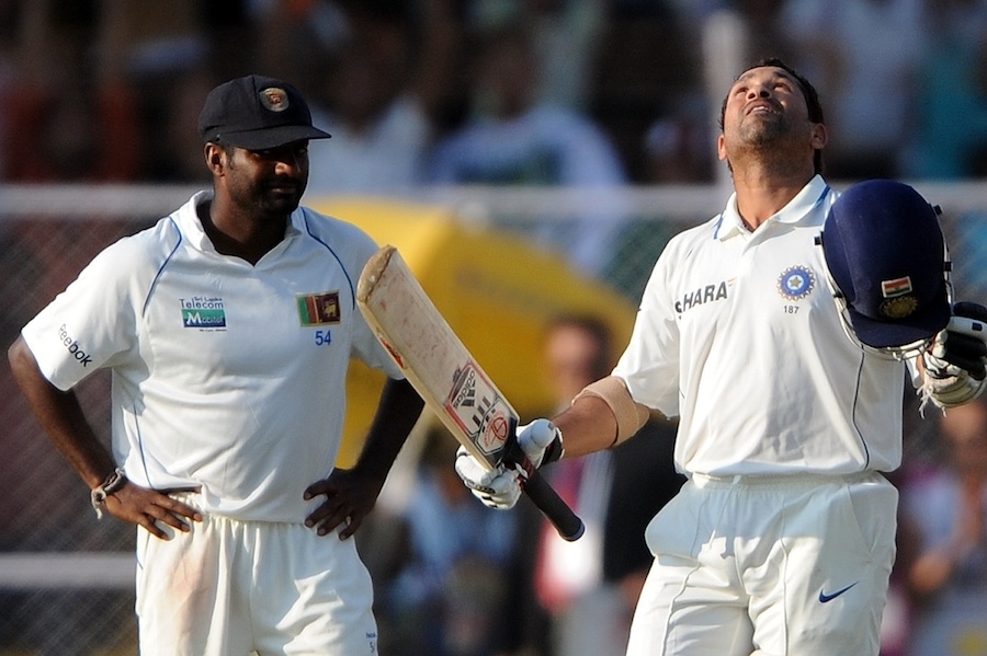 Sri Lankan great spinners Muttiah Muralitharan (left) and Sachin Tendulkar. Sachin completed 30 thousand runs in international career against Sri Lanka in this test in November 2009.