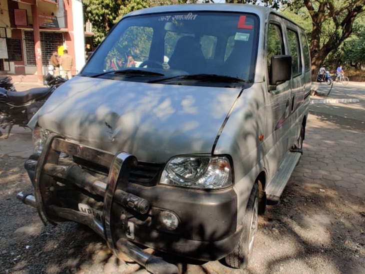 घटना के बाद वैन को थाने में लाया गया।