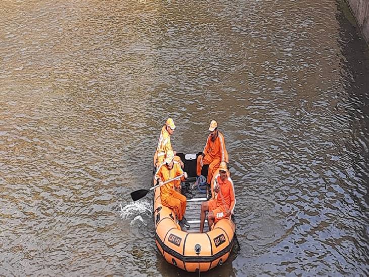 पांच दिन 65 घंटे के लगभग रेस्क्यू कर 54 शव निकाले गए।