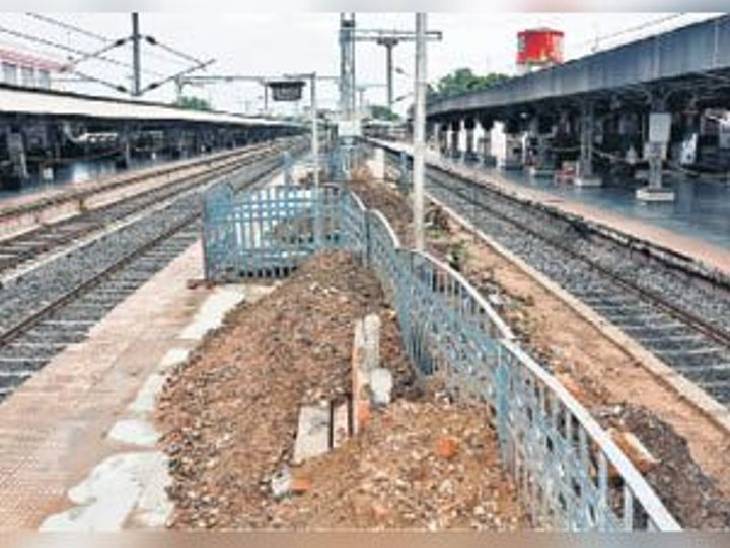 मदनमहल टर्मिनल पर विकास के कई कार्य हो रहे।