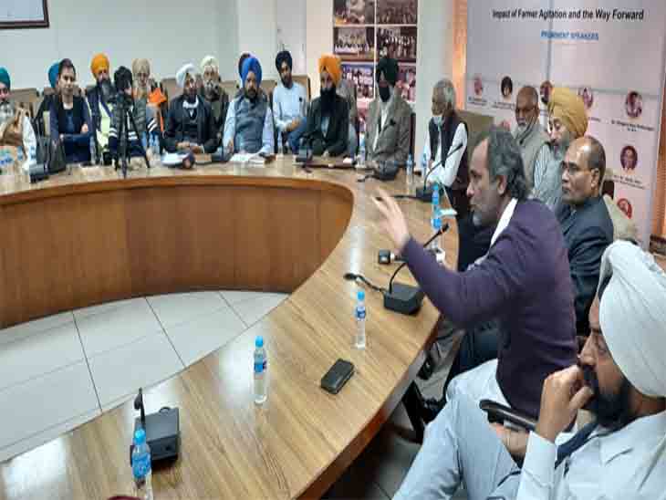 शहर के किसान भवन में किसान आंदोलन को लेकर सेमिनार का आयोजन किया गया