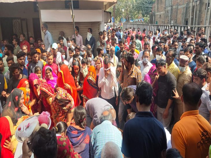 शव अस्पताल से घर पहुंचे तो पूरा क्षेत्र गमगीन हो गया।