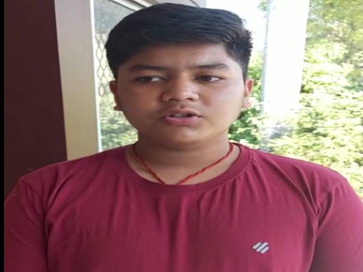 11वीं में पढ़ने वाला सुजल कुसरे (17) की दिलेरी बदमाशों पर पड़ी भारी।