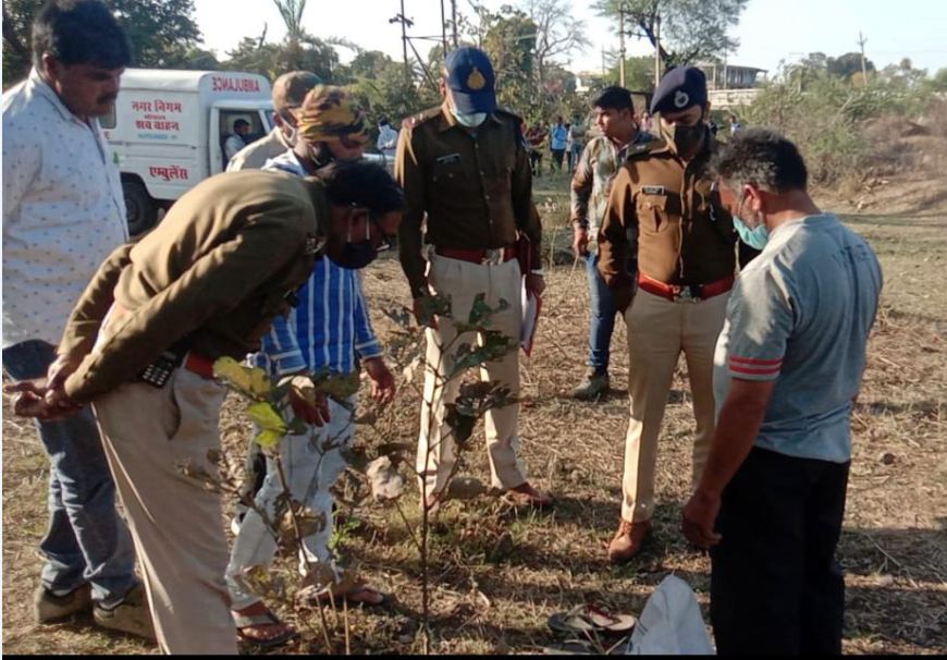 पुलिस को यहीं पर प्रत्येक पड़ी मिली।