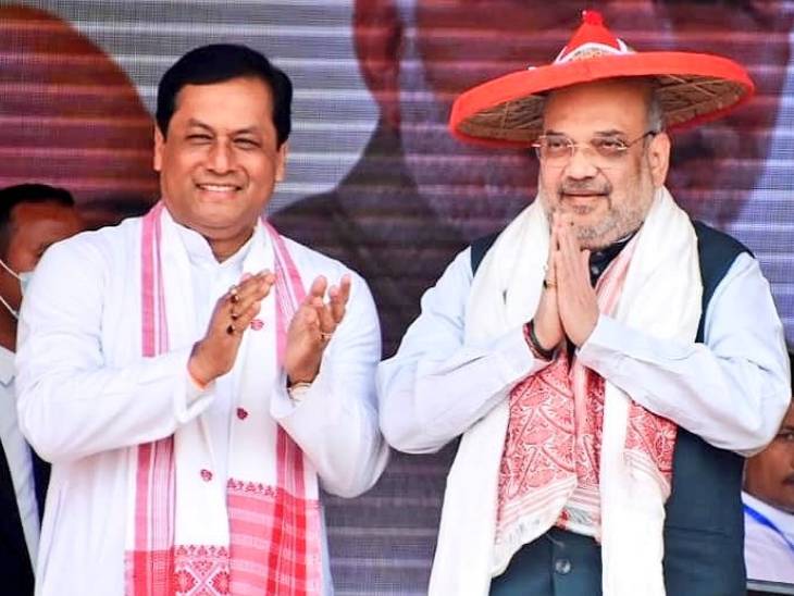 असम के मुख्यमंत्री सर्बानंद सोनोवाल और केंद्रीय गृहमंत्री अमित शाह। पिछले दिनों अमित शाह असम के दौरे पर चुनाव प्रचार के लिए आए थे।