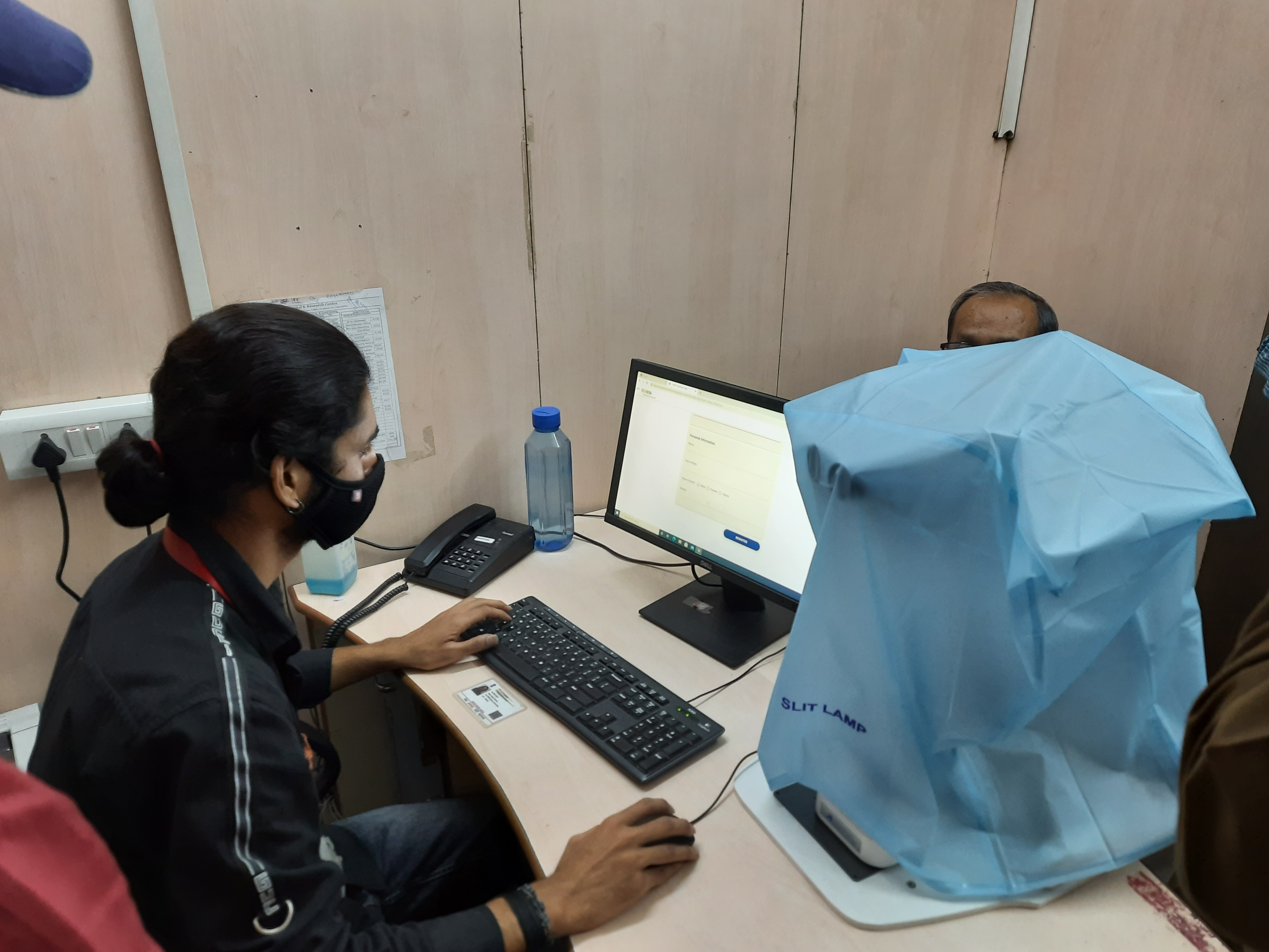 आधे घंटे बाद मौके पर ही रजिस्ट्रेशन शुरू कर टीका लगाया गया।