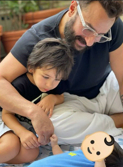 From Anushka-Virat to Kareena-Saif, these Bollywood celebs like to keep kids away from the media and limelight | अनुष्का-विराट से लेकर करीना-सैफ तक, बच्चों को मीडिया की नजरों और लाइमलाइट से दूर रखना पसंद करते हैं ये बॉलीवुड सेलेब्स 3 From Anushka-Virat to Kareena-Saif, these Bollywood celebs like to keep kids away from the media and limelight | अनुष्का-विराट से लेकर करीना-सैफ तक, बच्चों को मीडिया की नजरों और लाइमलाइट से दूर रखना पसंद करते हैं ये बॉलीवुड सेलेब्स - WPage - क्यूंकि हिंदी हमारी पहचान हैं