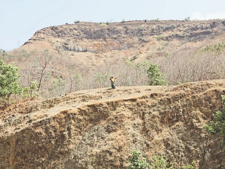 पांच गांव में मोबाइल काम नहीं करता, पहाड़ियों पर ही मिलता है नेटवर्क इसलिए  नाम रख दिए बीएसएनल, आइडिया और जियो पहाड़ी | Mobile does not work in five  villages ...
