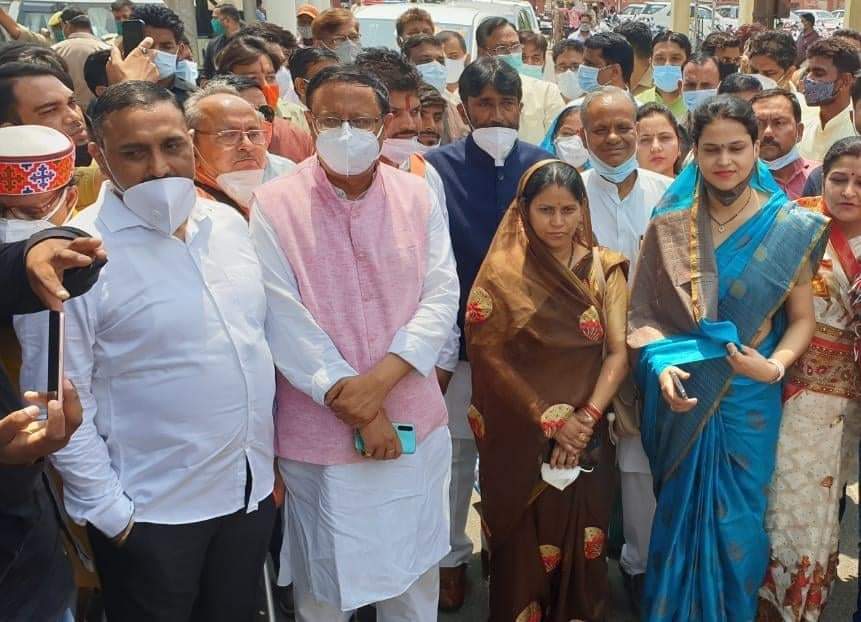 Agra जिला पंचायत अध्यक्ष चुनाव: पहली बार निर्विरोध पंचायत अध्यक्ष बनी भाजपा की Manju Bhadauria, 20 सदस्य होने के बावजूद बसपा ने नहीं उतारा प्रत्याशी Agra जिला पंचायत अध्यक्ष चुनाव: पहली बार निर्विरोध पंचायत अध्यक्ष बनी भाजपा की Manju Bhadauria, 20 सदस्य होने के बावजूद बसपा ने नहीं उतारा प्रत्याशी