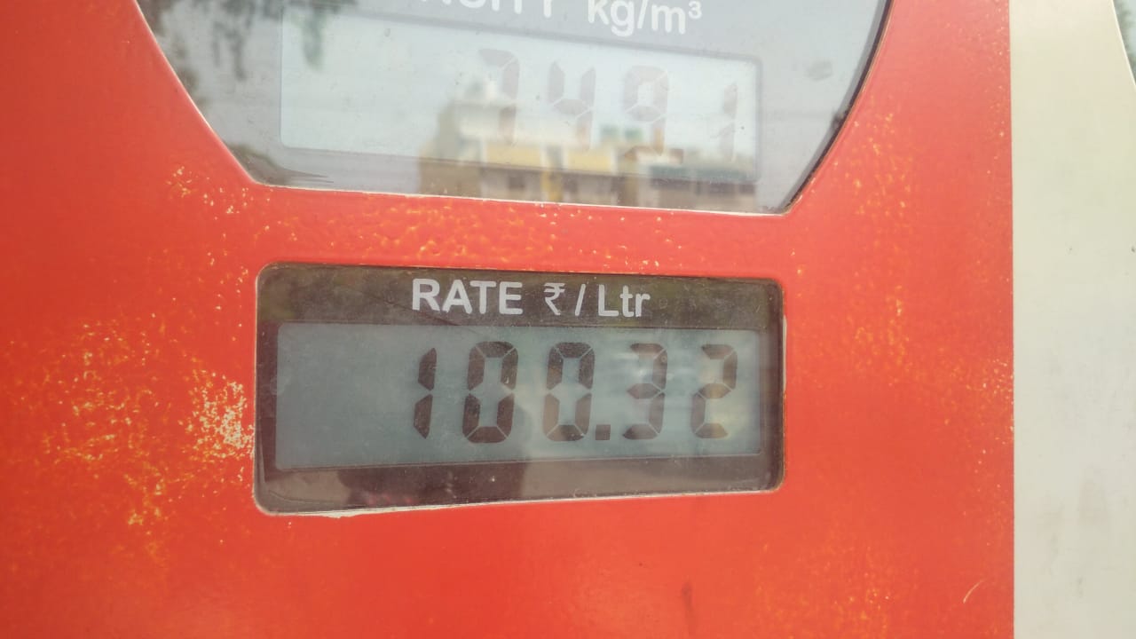 Petrol Diesel Price in Kanpur Extra premium petrol pump at Industrial Capital Rs 100 per liter