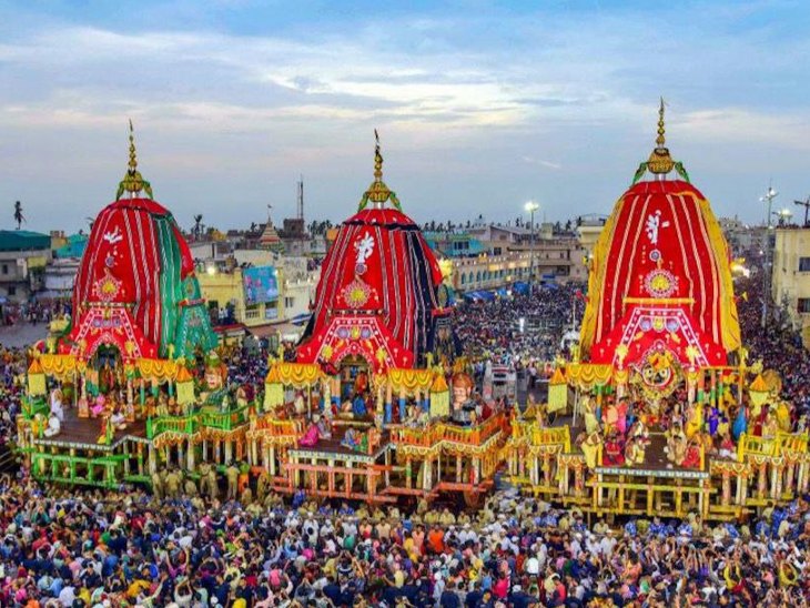 Jagannath Rath Yatra First chariot worship, followed by the ritual of  sweeping with a gold broom, then after adding horses to the chariot, the  journey begins.