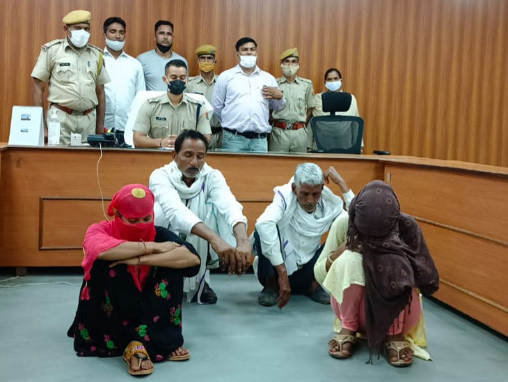 करौली में पुलिस ने मामा-भांजी के साथ दोनों आरोपी को गिरफ्तार किया है।