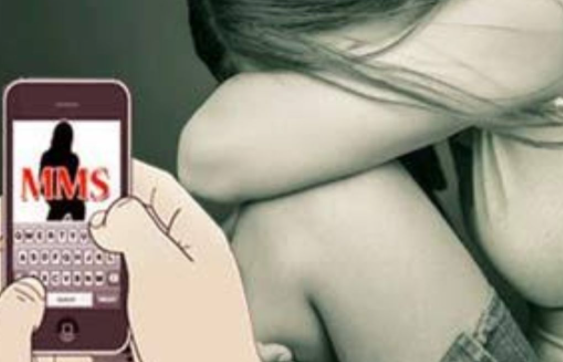 BA first year student was proposed by a neighboring youth, when the girl  refused, she started sending obscene messages on mobile | BA प्रथम ईयर की  छात्रा को पड़ोसी युवक ने किया