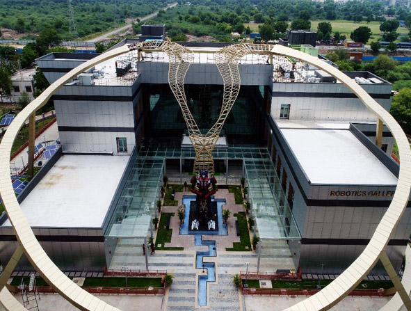 Apart from the railway station built under the 5 star hotel, Aquatic Gallery, Robotics Gallery and Nature Park will be inaugurated | 5 स्टार होटल के नीचे रेलवे स्टेशन के अलावा एक्वेटिक गैलरी, रोबोटिक्स गैलरी और नेचर पार्क, आज होगा उद्घाटन - Vimarsana News