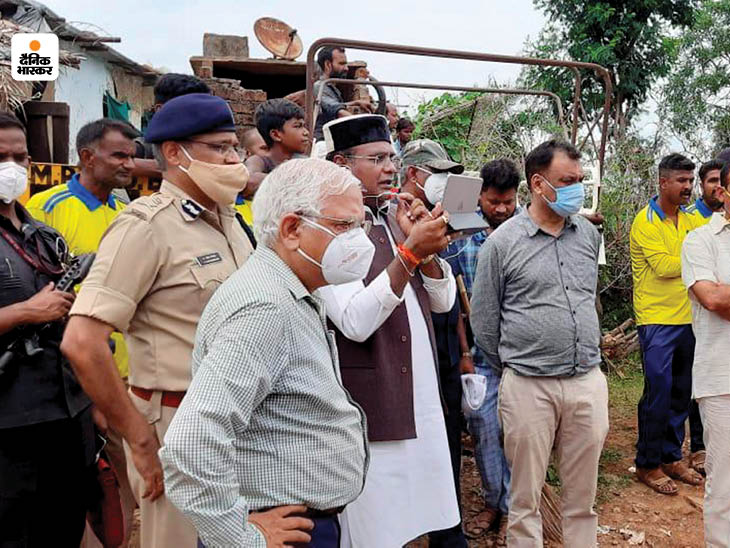 मंत्री विश्वास सारंग ने वीडियो कॉल करके CM शिवराज को हालात की जानकारी दी।